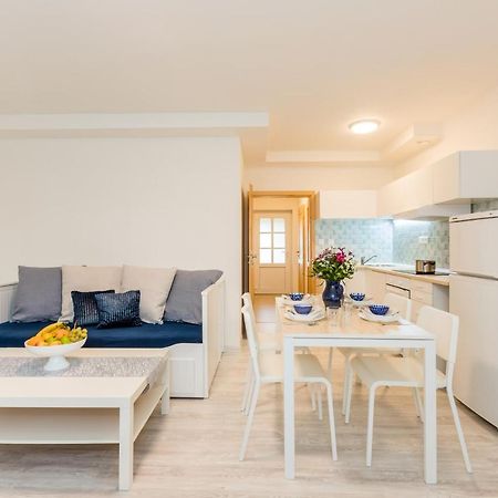 Apartmany Jedovary Trhove Sviny Exterior photo