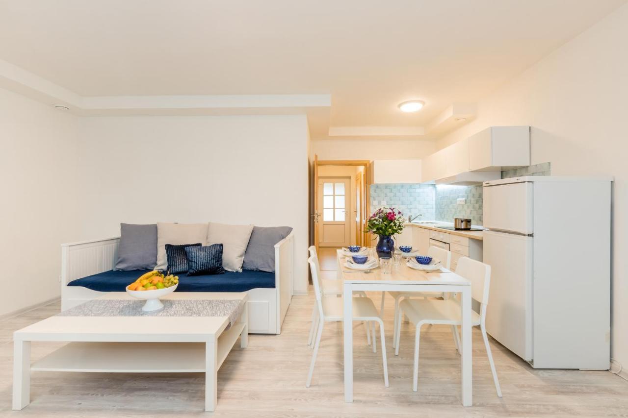 Apartmany Jedovary Trhove Sviny Exterior photo